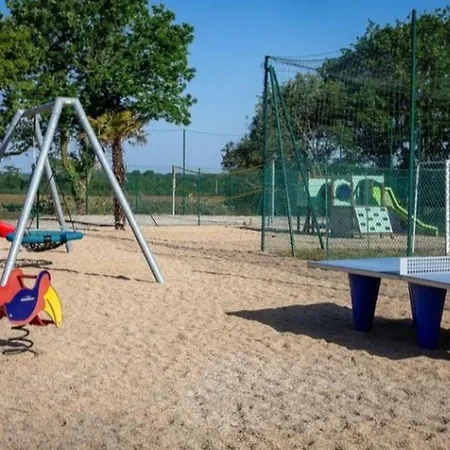 Mobil Avec Terrasse Pour 4 Personnes - Api-1-52-656 *