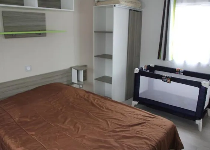 Mobil Avec Terrasse Pour 4 Personnes - Api-1-52-656