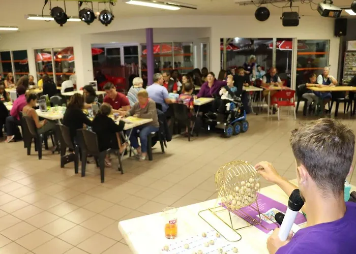 Kemping Mobil Avec Terrasse Pour 4 Personnes - Api-1-52-656