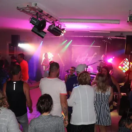 Campsite Mobil Avec Terrasse Pour 4 Personnes - Api-1-52-656