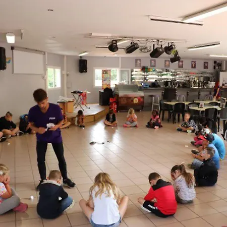 Mobil Avec Terrasse Pour 4 Personnes - Api-1-52-656 *