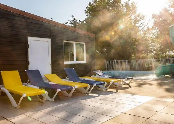 Mobil Avec Terrasse Pour 4 Personnes - Api-1-52-656 مكان تخييم