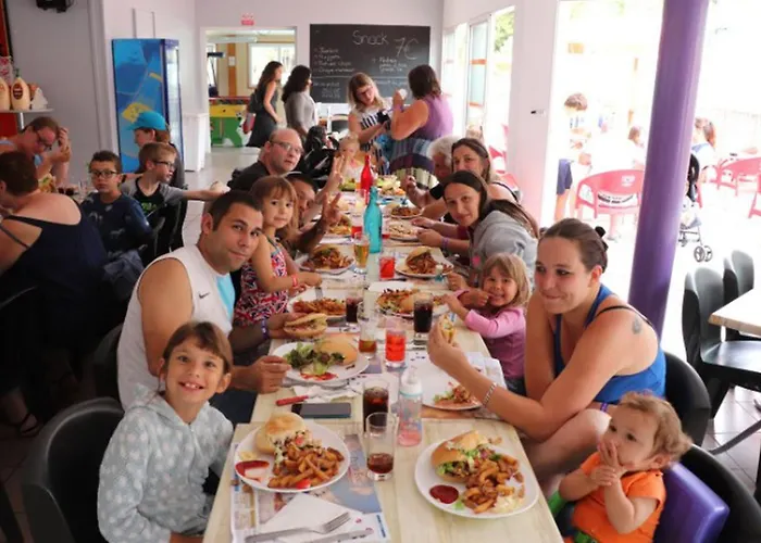 مكان تخييم Mobil Avec Terrasse Pour 4 Personnes - Api-1-52-656